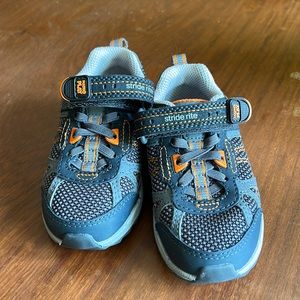 Stride Rite 7.5W boy shoes